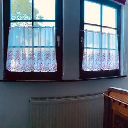 Altes Zehnthaus Geierlay ホリデーパーク *